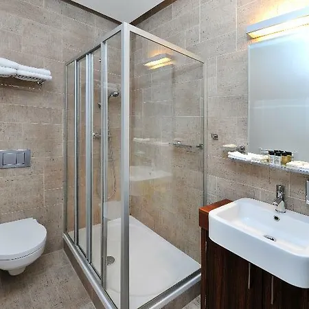 Beigli & Garden 3*